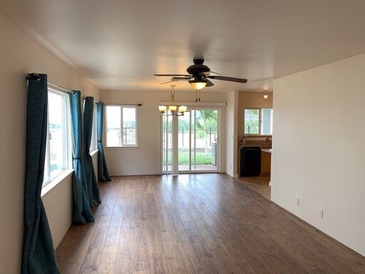 Foto del edificio - 3 bedroom 2.5 bath with garage and views