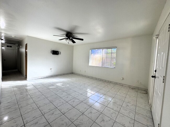 Building Photo - 726 Calle Nueva Vida