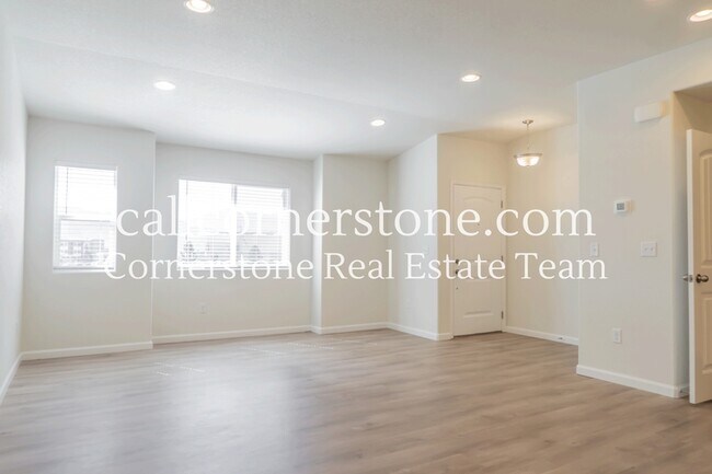 Photo - 1092 Petra Hts Townhome