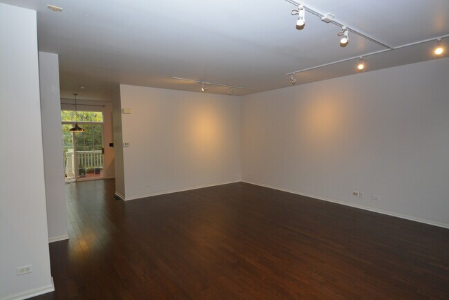 Building Photo - 439 N Commerce St