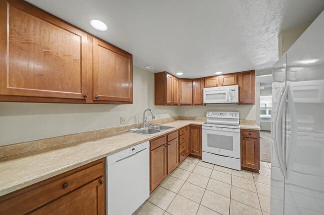 Building Photo - 1018 Davidson Dr