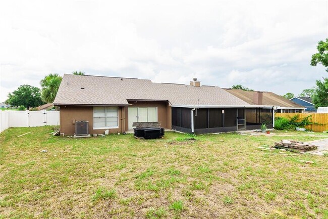 Building Photo - 2802 Danforth Dr