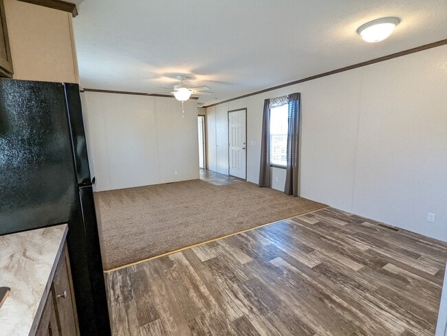 Building Photo - 204 Colorado St