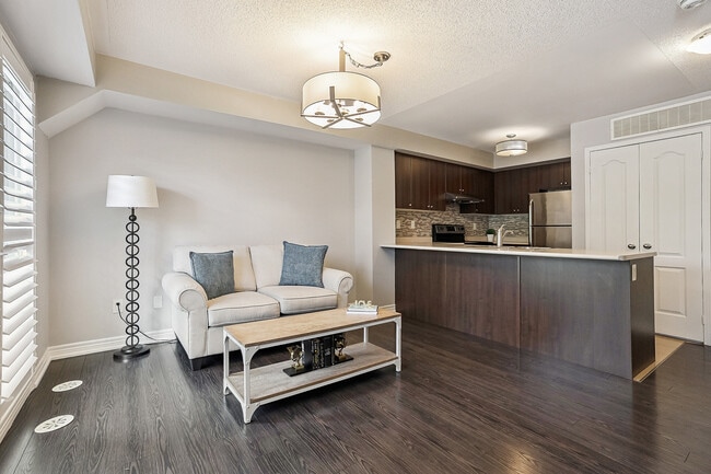 Photo du bâtiment - 5625 Oscar Peterson Blvd