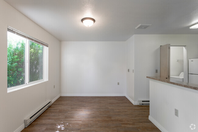 2BR, 2BA - 1,015 SF - Beaumont & Biltmore Apartments