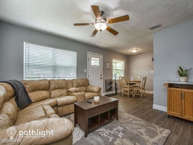 Foto del edificio - 3 br, 1 bath House - 708 Smith Street UNIT
