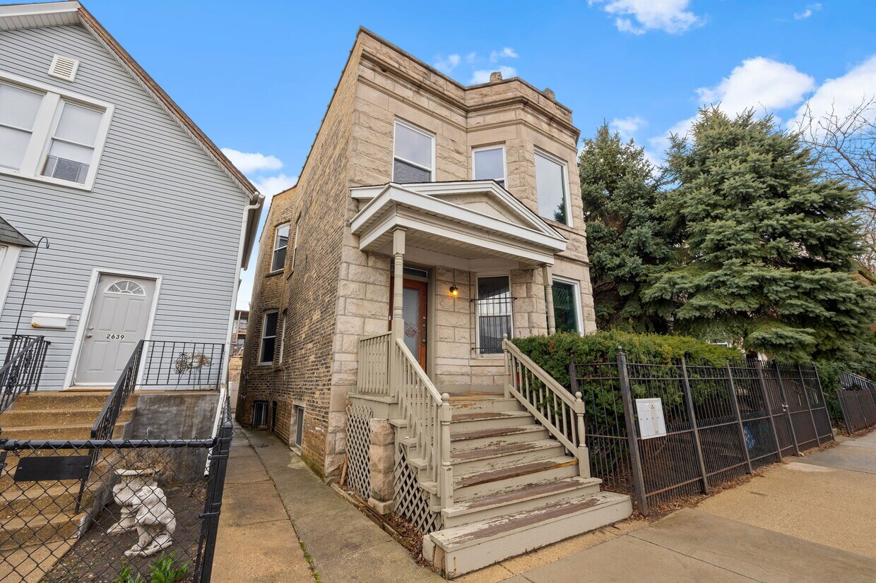 Primary Photo - 2637 N California Ave