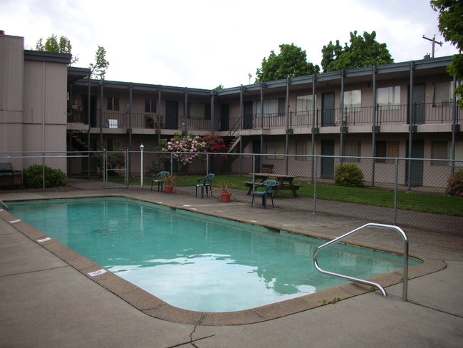 Building Photo - Autumn Oaks Apartments