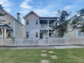 Building Photo - 791 Gardenside Cir SE