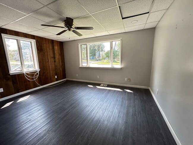 Building Photo - 1029 Gill St