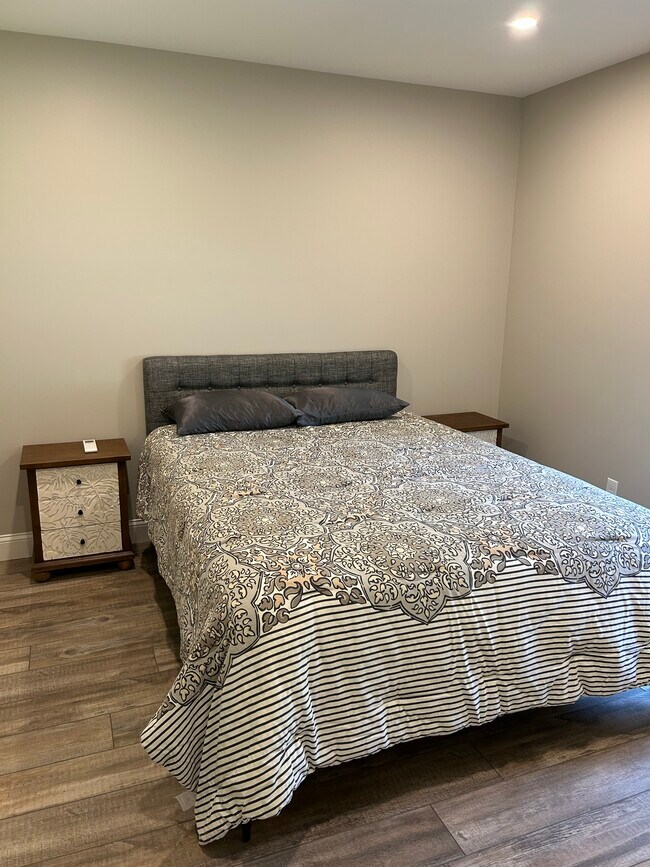 Cama queen en el primer piso - 5 Woodgate Rd