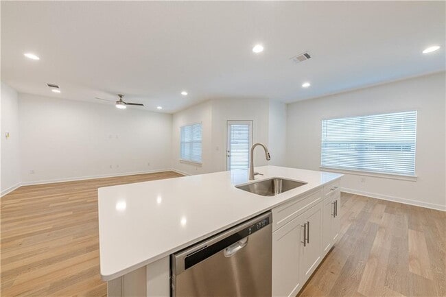 Foto del edificio - 1040 Winnsboro Lp