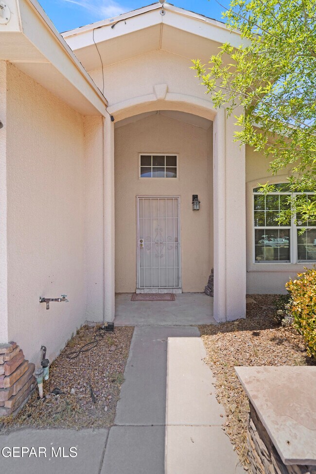 Foto del edificio - 5009 Cedar Sands Ln