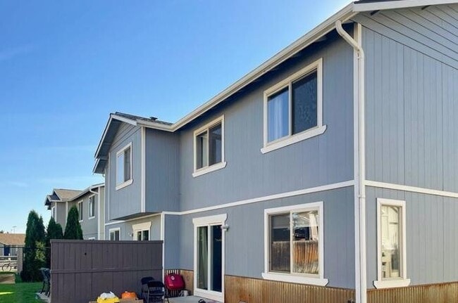 Building Photo - 1371 Huckleberry Cir