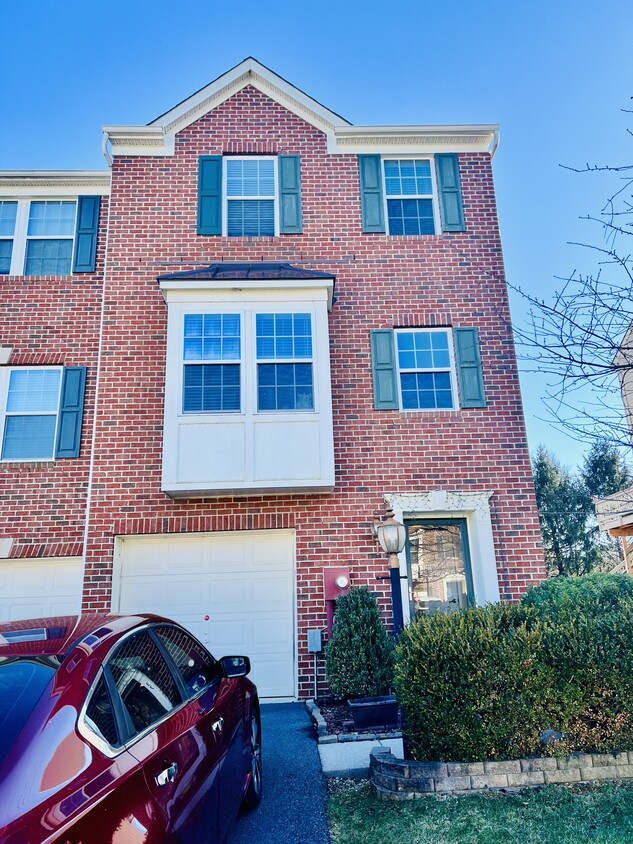 37 Don Quixote Dr, Charles Town, WV 25414 Townhome Rentals in Charles