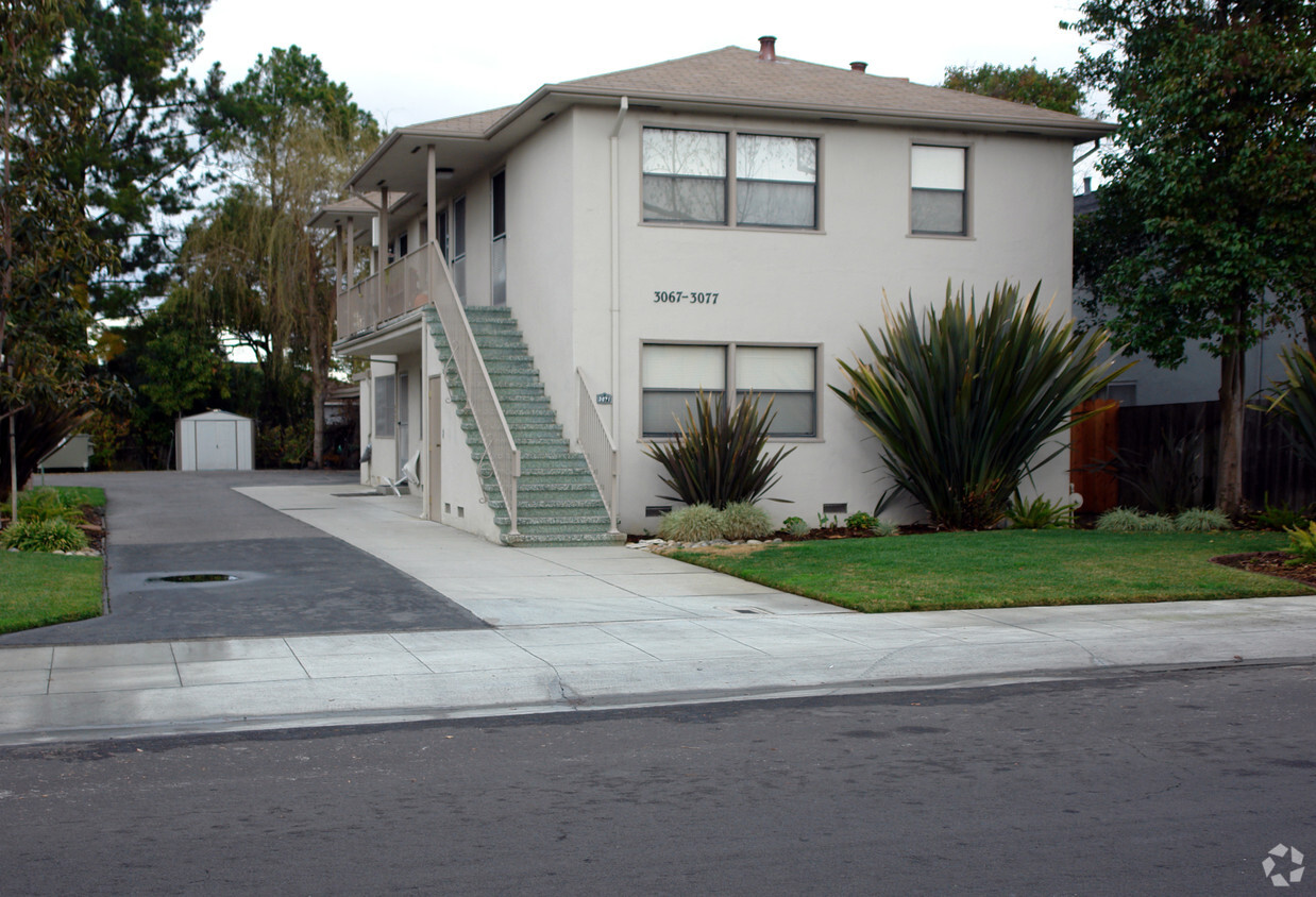 Primary Photo - Emerson South Apartments