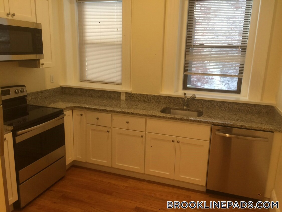 Foto principal - 1463 Beacon St