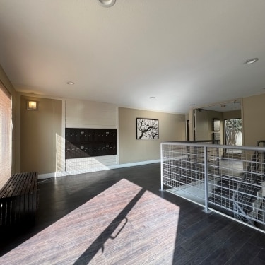 Building Photo - 2120 Bentley Ave