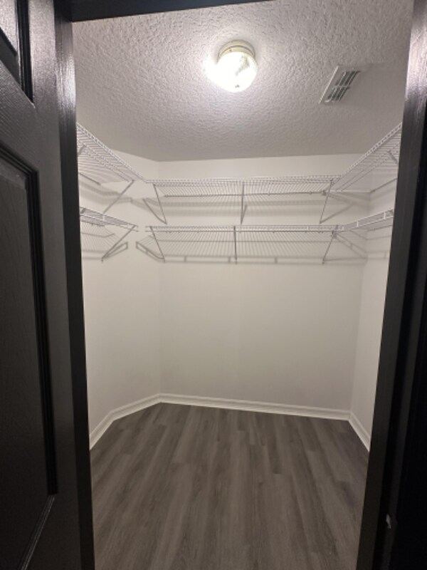 Foto del edificio - 2142 Blackstone Landing Dr