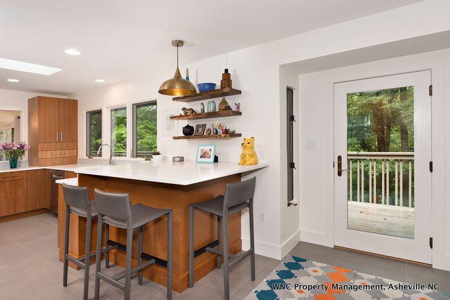 Foto del edificio - 12 Beech Tree Ln