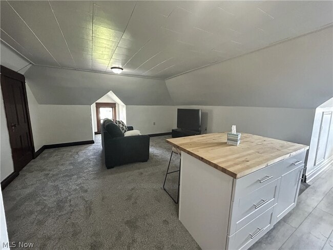 Building Photo - 377 Lawson Ave