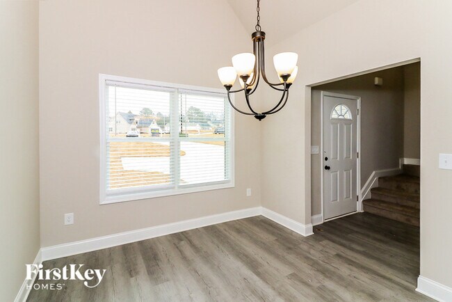 Foto del edificio - 145 Cranbrooke Dr