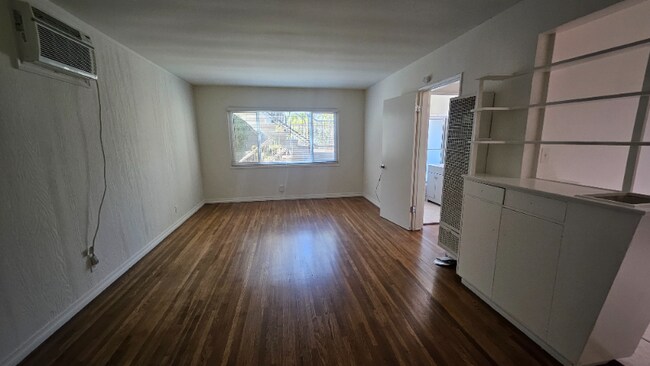 Foto del edificio - 11950 Laurelwood Dr