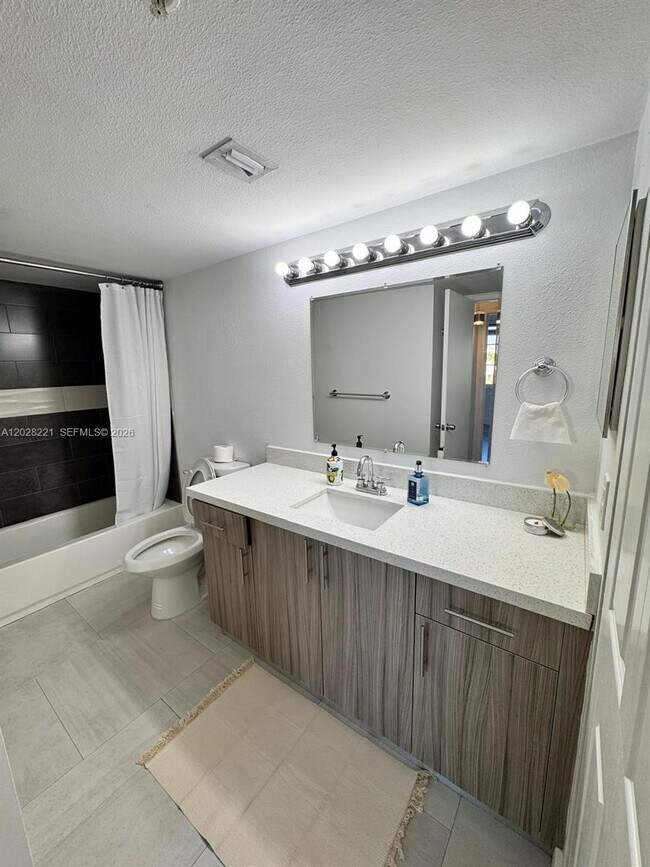 Foto del edificio - 4420 NW 107th Ave