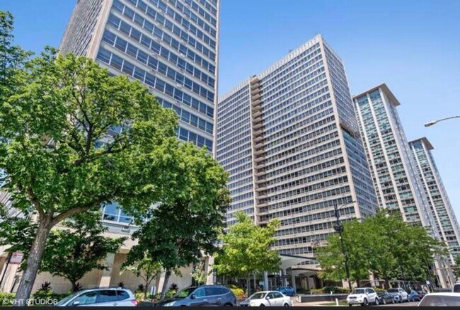 Building Photo - 3550 N Lake Shore Dr