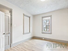Building Photo - 734 Lehman St