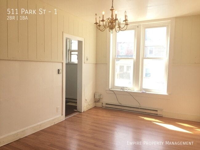 Building Photo - 1st Floor: 1st Floor 2-Bedroom/1-Bathroom ...