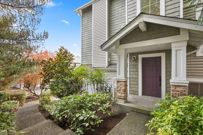Foto principal - AIR CONDITIONED Townhome in Beautiful Summ...
