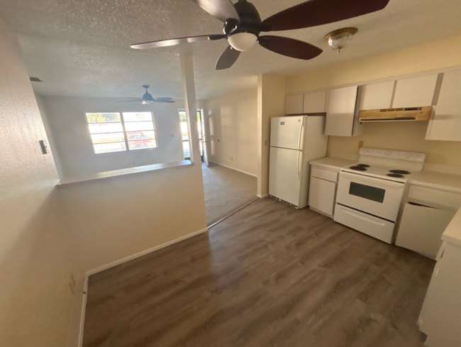 Building Photo - 15696 Bolesta Rd