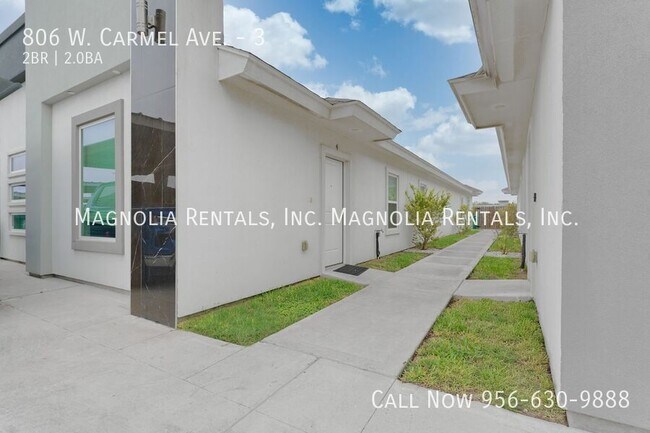 Foto del edificio - 806 W Carmel Ave