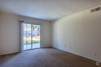 Spring Hill Apartments photo'