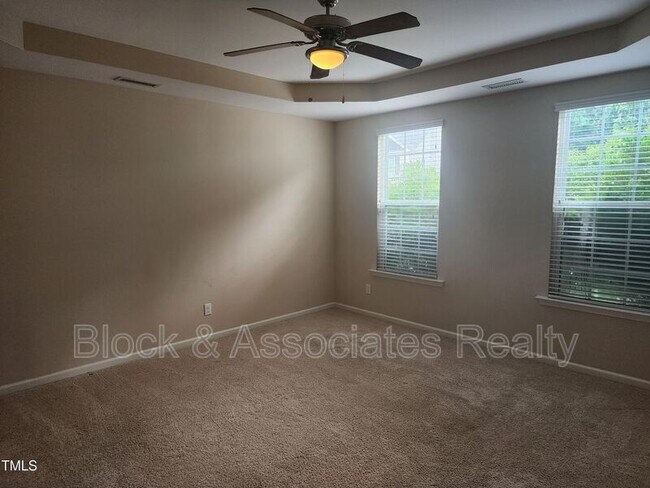 Building Photo - 708 Moonbeam Dr
