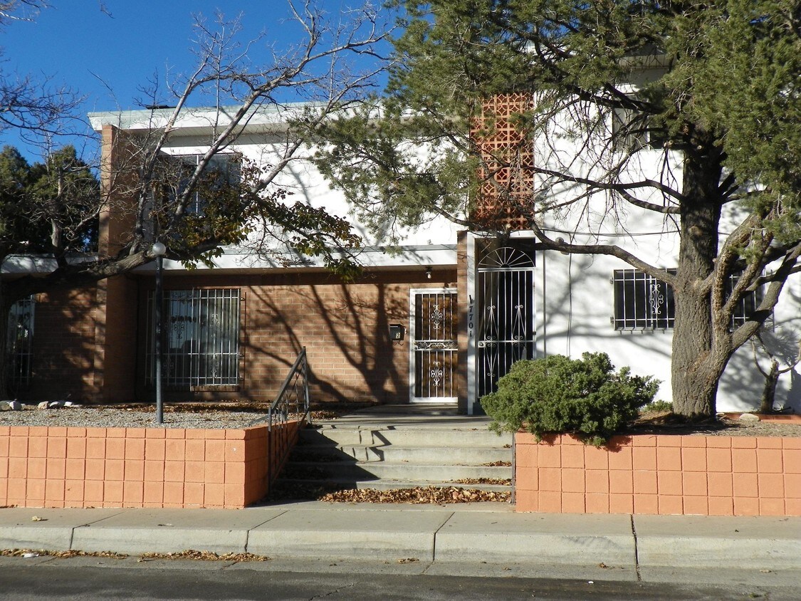 Primary Photo - 7701 Phoenix Ave NE