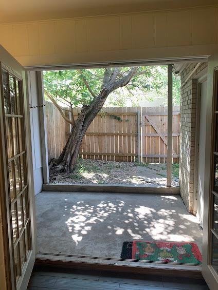 Foto del edificio - 8811 Dawnridge Cir