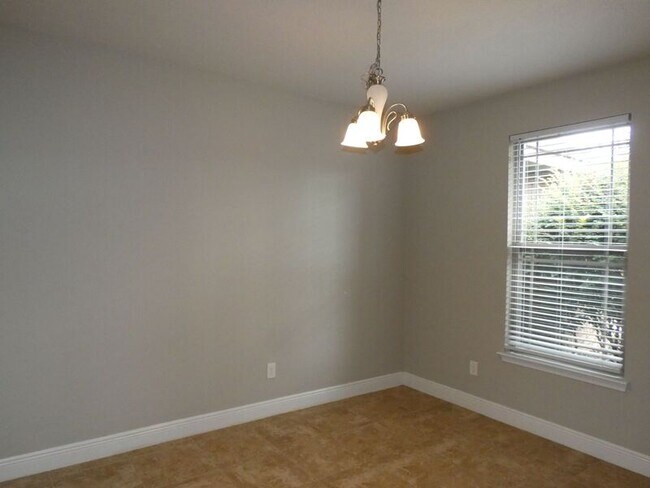 Building Photo - 5355 Dalton Cir