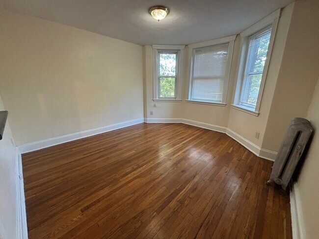 Building Photo - 360 Riverway