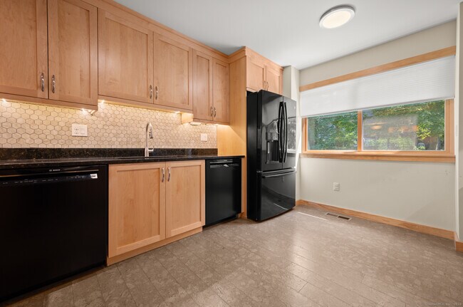 Building Photo - 70 Conestoga Way