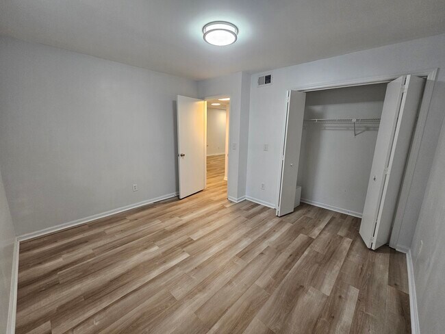 Foto del edificio - 3659 Saint Johns Ct