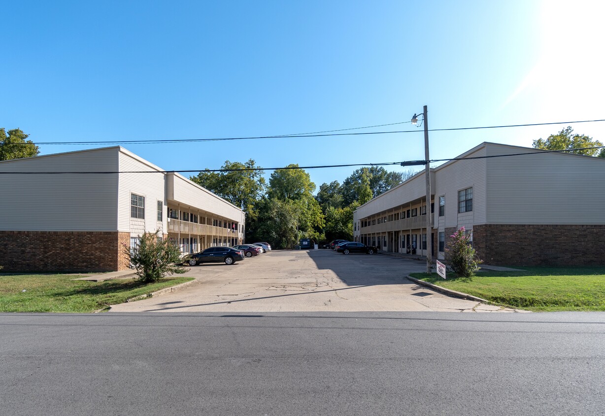 Primary Photo - Baldwin Apartments