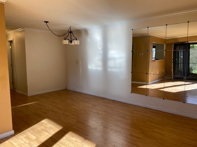 Dining area - 434 North Armistead Street