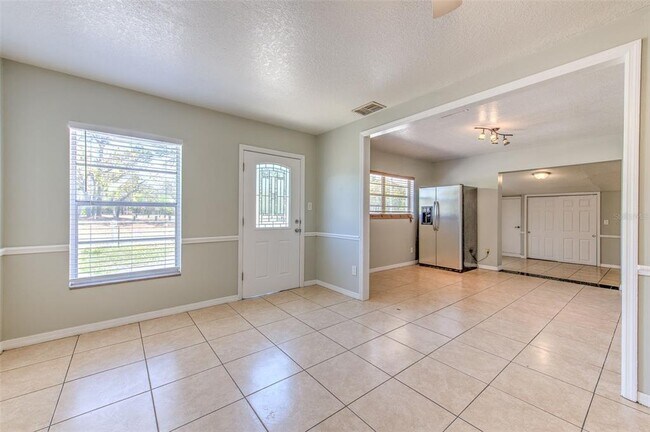 Foto del edificio - 10928 N 15th St
