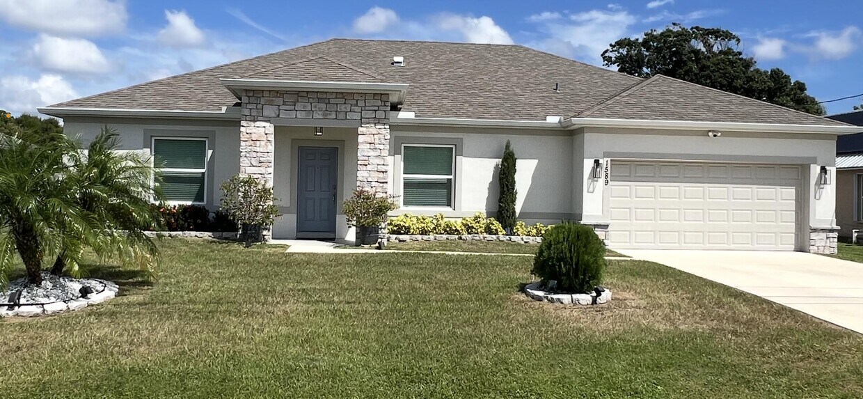 Foto principal - 1589 SE Dome Cir