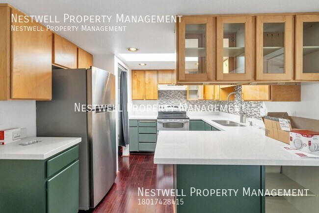 Foto del edificio - $250 OFF 1ST MONTH! Charming 3-bed Duplex ...