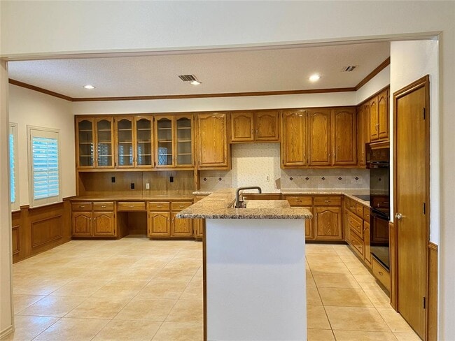Building Photo - 312 Meadowood Ln
