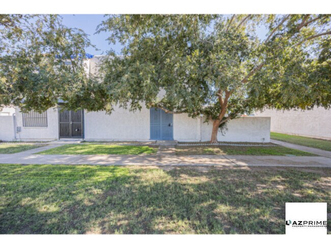 Foto del edificio - Your Perfect Phoenix Retreat - Gorgeous 2/1 Townhouse!