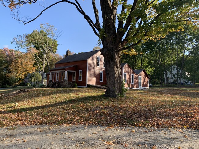 Building Photo - 284 Lake St